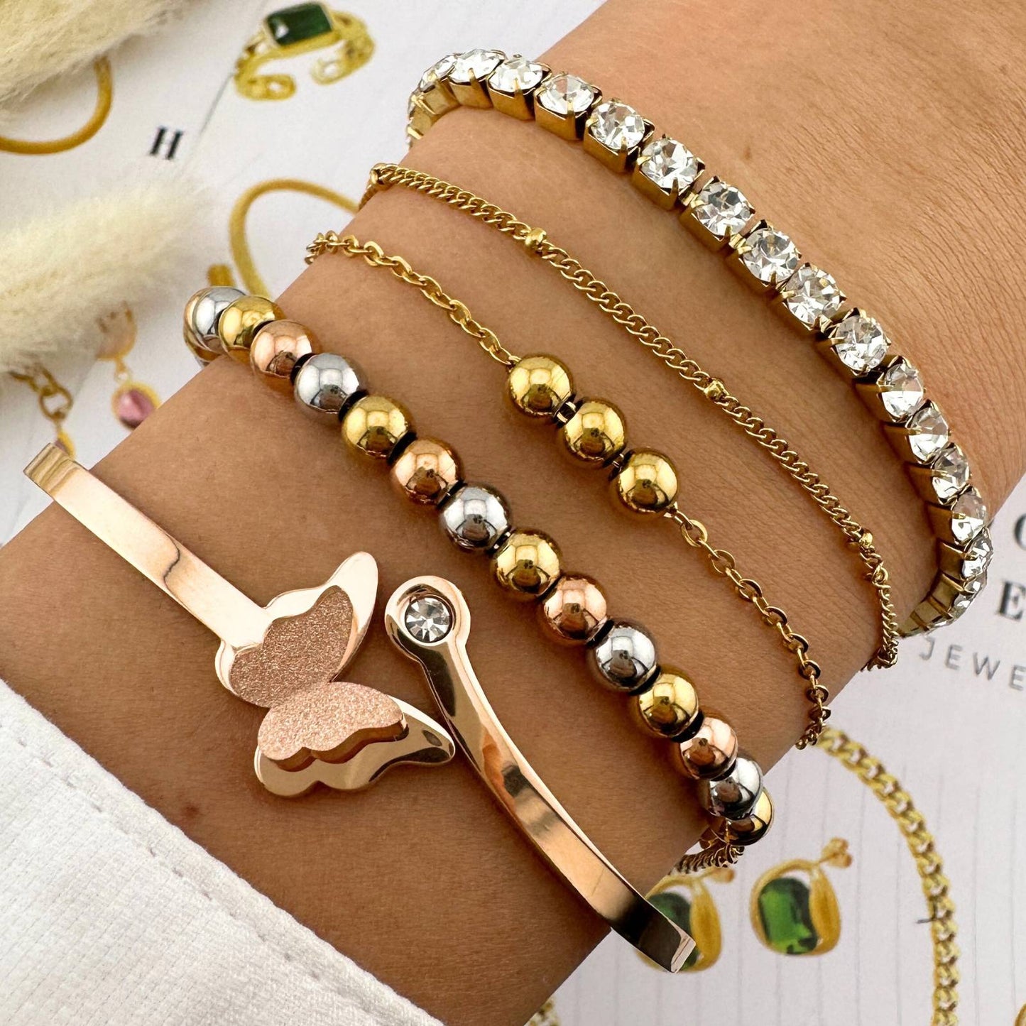 Luxe Brilliance: 18K Gold-Plated Crystal Bracelet